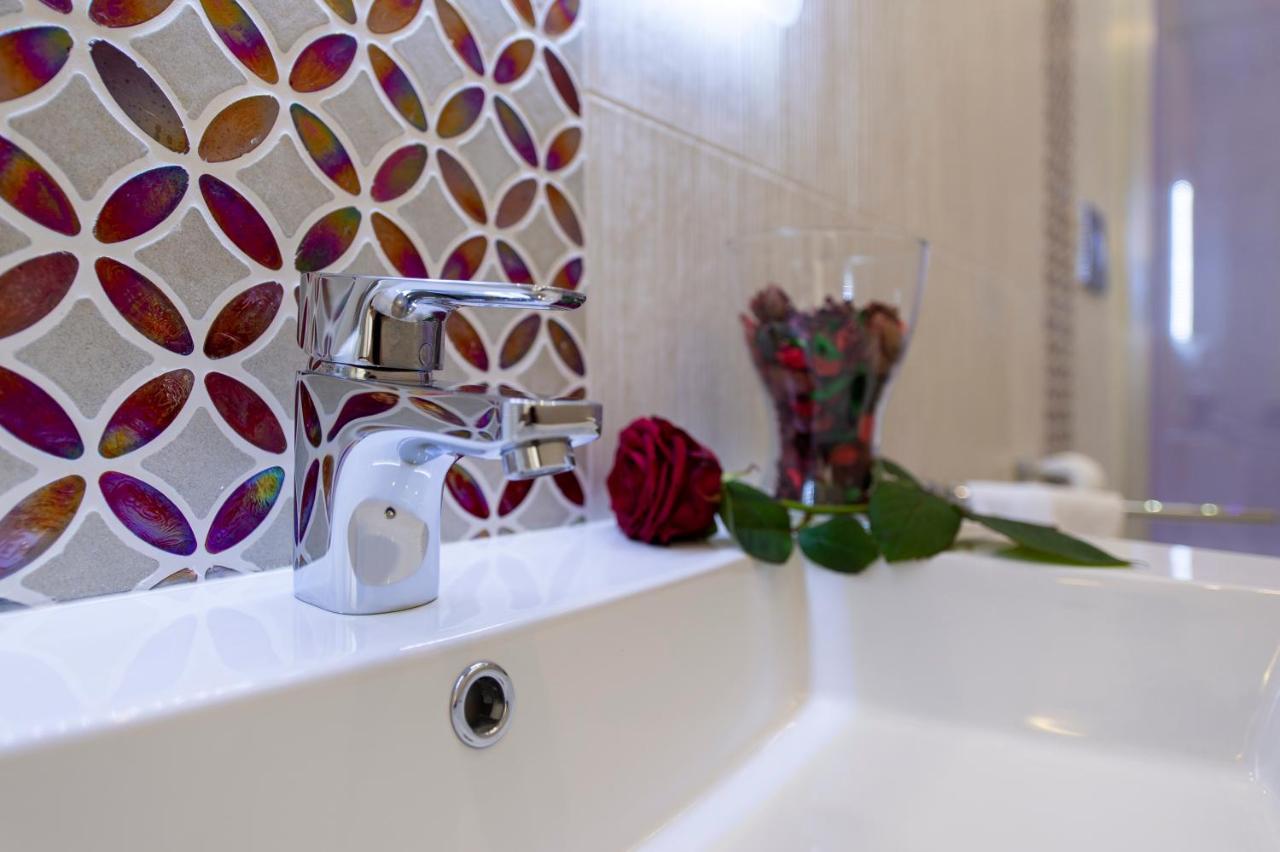 Donna Sofi Holiday House อาเจโรลา ภายนอก รูปภาพ