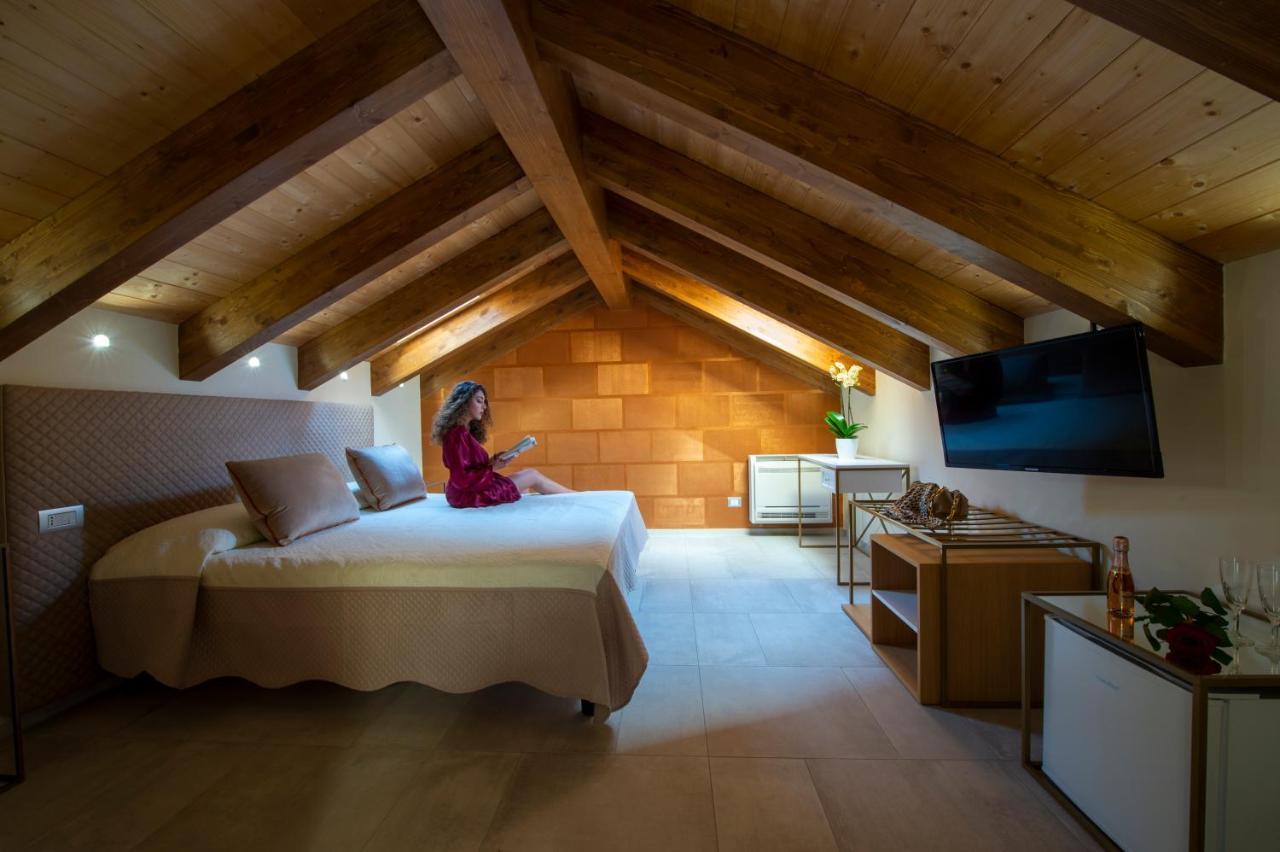 Donna Sofi Holiday House อาเจโรลา ภายนอก รูปภาพ