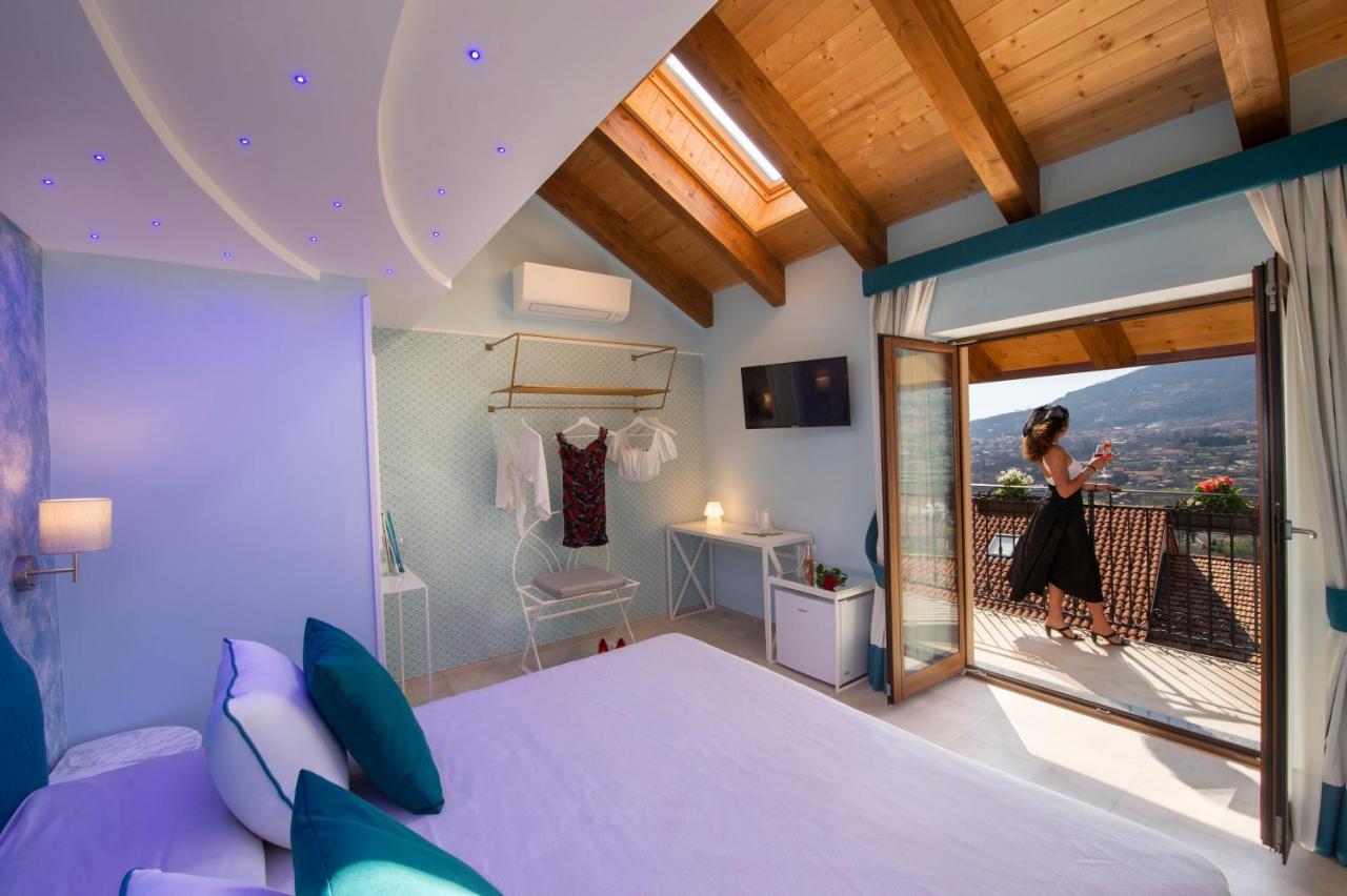 Donna Sofi Holiday House อาเจโรลา ภายนอก รูปภาพ