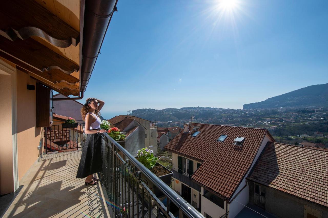 Donna Sofi Holiday House อาเจโรลา ภายนอก รูปภาพ