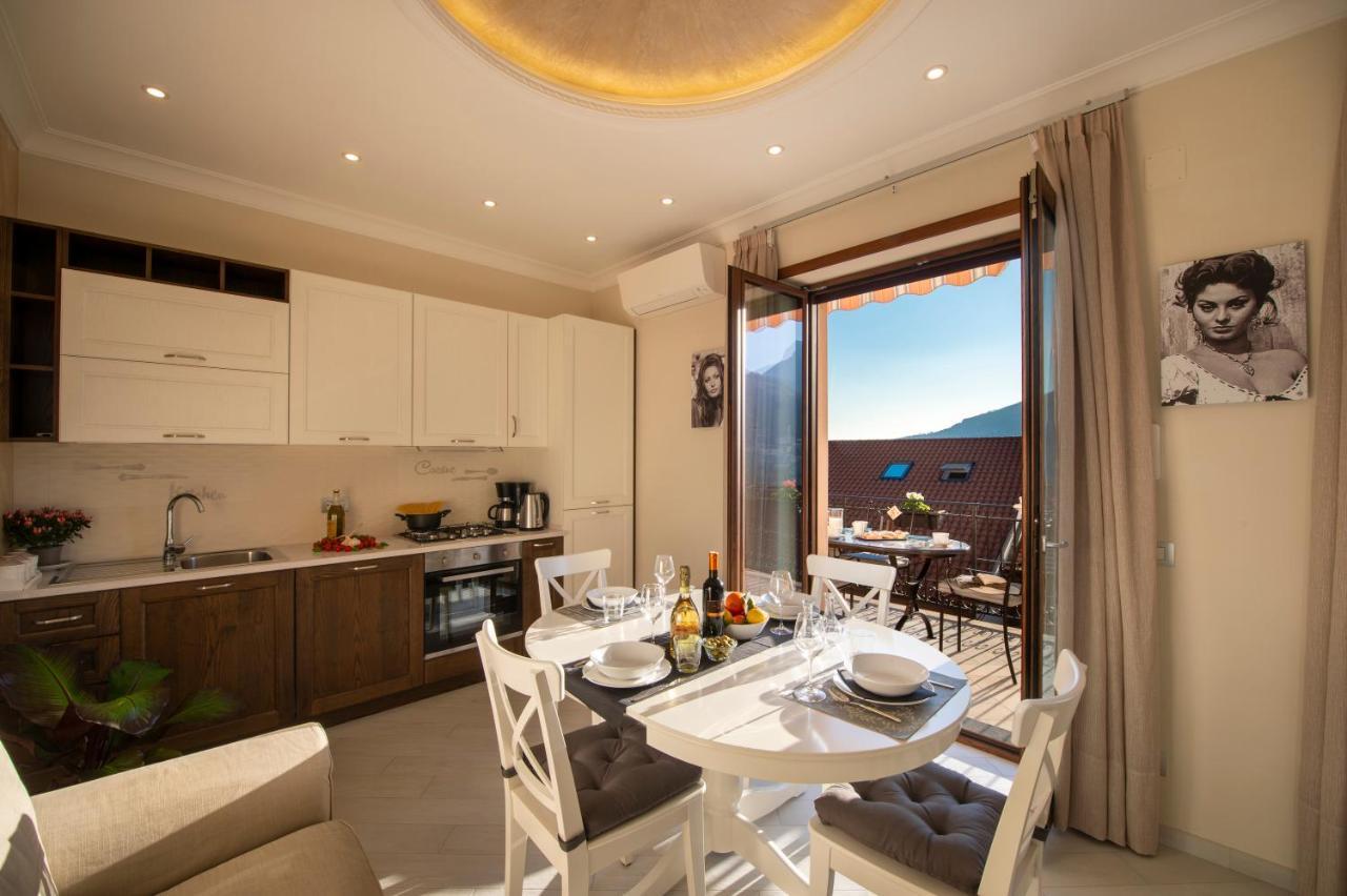 Donna Sofi Holiday House อาเจโรลา ภายนอก รูปภาพ